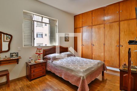 Casa à venda com 280m², 4 quartos e 3 vagasQuarto 4 Suíte