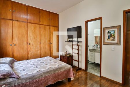 Casa à venda com 280m², 4 quartos e 3 vagasQuarto 4 Suíte