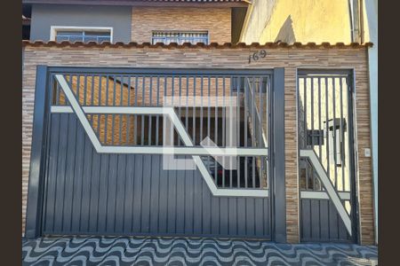 Casa à venda com 125m², 2 quartos e 4 vagas Casa à venda com 125m², 2 quartos e 4 vagasFachada