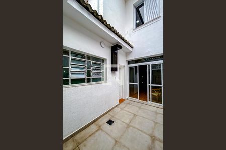 Casa à venda com 120m², 2 quartos e 1 vagaÁrea externa