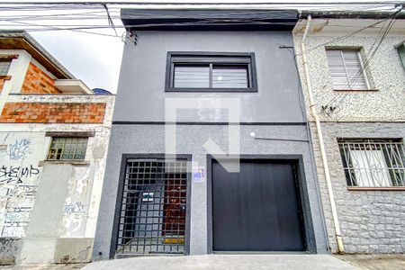 Casa à venda com 120m², 2 quartos e 1 vagaFachada