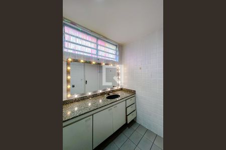 Casa à venda com 120m², 2 quartos e 1 vagaBanheiro