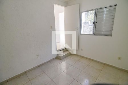 Quarto de casa para alugar com 1 quarto, 45m² em Jardim Kuabara, Taboão da Serra