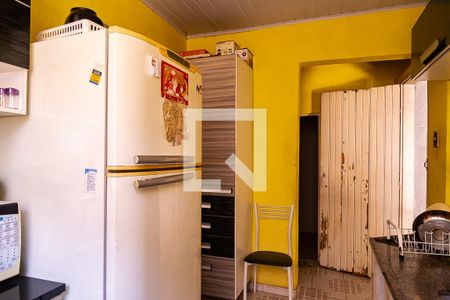 Casa à venda com 59m², 2 quartos e 6 vagas Casa à venda com 59m², 2 quartos e 6 vagasCozinha