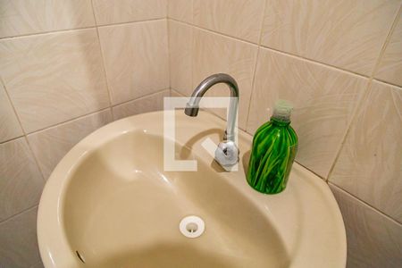 Casa à venda com 59m², 2 quartos e 6 vagas Casa à venda com 59m², 2 quartos e 6 vagasBanheiro - Torneira