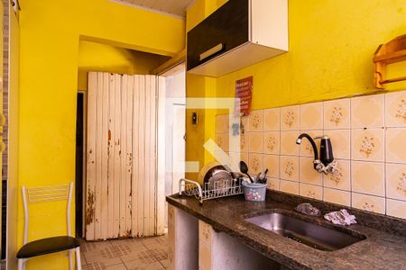 Casa à venda com 59m², 2 quartos e 6 vagas Casa à venda com 59m², 2 quartos e 6 vagasCozinha