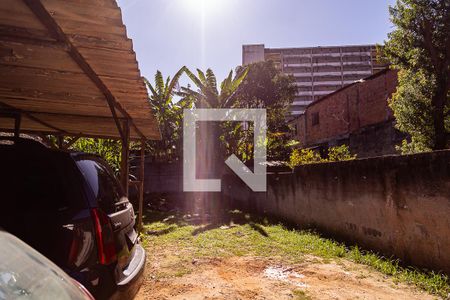 Casa à venda com 59m², 2 quartos e 6 vagas Casa à venda com 59m², 2 quartos e 6 vagasGaragem