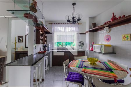 Apartamento para alugar com 160m², 3 quartos e 2 vagasCozinha