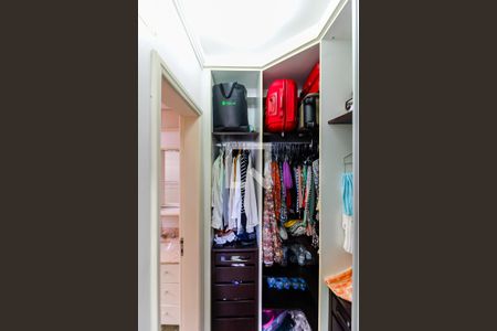 Apartamento à venda com 120m², 3 quartos e 3 vagasCloset da suíte 1