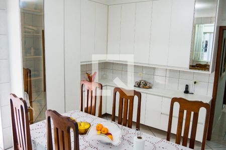 Casa à venda com 217m², 5 quartos e 5 vagasCozinha Casa 1