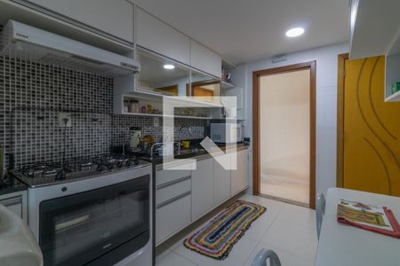 Apartamento à venda com 110m², 4 quartos e 2 vagas Apartamento à venda com 110m², 4 quartos e 2 vagasCozinha
