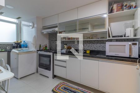 Apartamento à venda com 110m², 4 quartos e 2 vagas Apartamento à venda com 110m², 4 quartos e 2 vagasCozinha