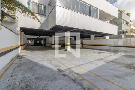 Apartamento à venda com 110m², 4 quartos e 2 vagas Apartamento à venda com 110m², 4 quartos e 2 vagasÁrea comum - Vaga visitante