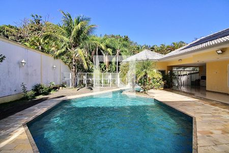 Casa de condomínio à venda com 1113m², 5 quartos e 4 vagas Casa de condomínio à venda com 1113m², 5 quartos e 4 vagasPiscina