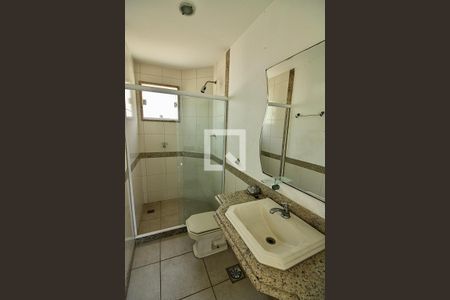 Casa de condomínio à venda com 1113m², 5 quartos e 4 vagas Casa de condomínio à venda com 1113m², 5 quartos e 4 vagasBanheiro da Piscina