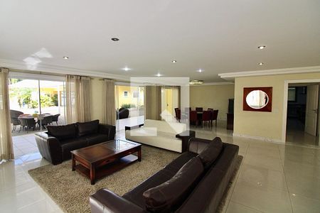 Casa de condomínio à venda com 1113m², 5 quartos e 4 vagas Casa de condomínio à venda com 1113m², 5 quartos e 4 vagasSala