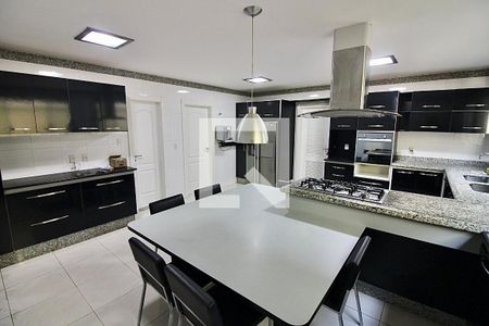 Casa de condomínio à venda com 1113m², 5 quartos e 4 vagas Casa de condomínio à venda com 1113m², 5 quartos e 4 vagasCozinha