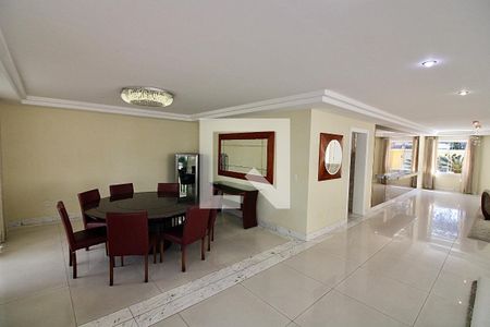 Casa de condomínio à venda com 1113m², 5 quartos e 4 vagas Casa de condomínio à venda com 1113m², 5 quartos e 4 vagasSala