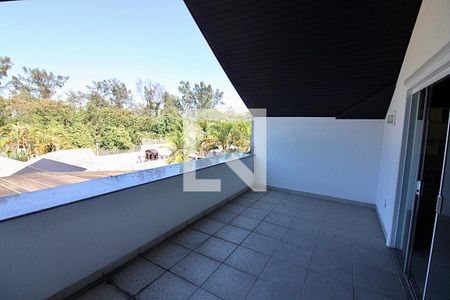 Casa de condomínio à venda com 1113m², 5 quartos e 4 vagas Casa de condomínio à venda com 1113m², 5 quartos e 4 vagasVaranda da Sala de tv