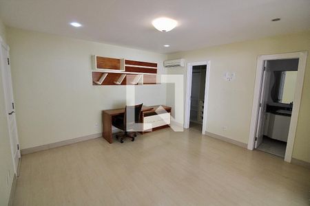 Casa de condomínio à venda com 1113m², 5 quartos e 4 vagas Casa de condomínio à venda com 1113m², 5 quartos e 4 vagas Suíte 2