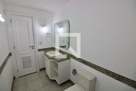 Casa de condomínio à venda com 1113m², 5 quartos e 4 vagas Casa de condomínio à venda com 1113m², 5 quartos e 4 vagasBanheiro Social