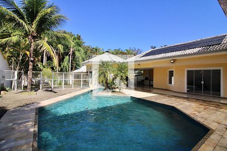 Casa de condomínio à venda com 1113m², 5 quartos e 4 vagas Casa de condomínio à venda com 1113m², 5 quartos e 4 vagasPiscina