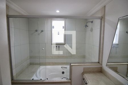 Casa de condomínio à venda com 1113m², 5 quartos e 4 vagas Casa de condomínio à venda com 1113m², 5 quartos e 4 vagasBanheiro da Suíte 3