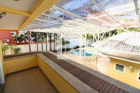 Casa de condomínio à venda com 1113m², 5 quartos e 4 vagas Casa de condomínio à venda com 1113m², 5 quartos e 4 vagasVaranda da Suíte 3