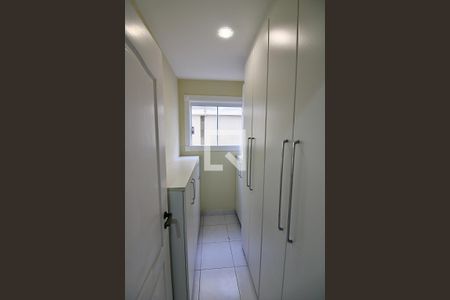 Casa de condomínio à venda com 1113m², 5 quartos e 4 vagas Casa de condomínio à venda com 1113m², 5 quartos e 4 vagasQuarto de Serviço