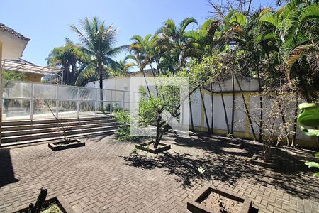 Casa de condomínio à venda com 1113m², 5 quartos e 4 vagas Casa de condomínio à venda com 1113m², 5 quartos e 4 vagasÁrea externa