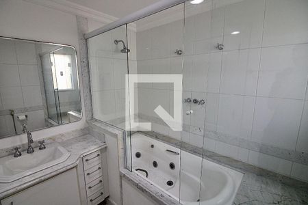 Casa de condomínio à venda com 1113m², 5 quartos e 4 vagas Casa de condomínio à venda com 1113m², 5 quartos e 4 vagasBanheiro da Suíte 4