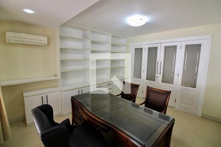 Casa de condomínio à venda com 1113m², 5 quartos e 4 vagas Casa de condomínio à venda com 1113m², 5 quartos e 4 vagasSuíte 3