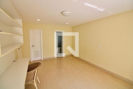 Casa de condomínio à venda com 1113m², 5 quartos e 4 vagas Casa de condomínio à venda com 1113m², 5 quartos e 4 vagasSuíte 4