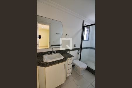 Casa de condomínio à venda com 1113m², 5 quartos e 4 vagas Casa de condomínio à venda com 1113m², 5 quartos e 4 vagasBanheiro da Suíte 2