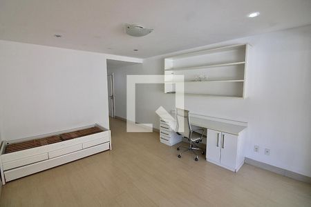 Casa de condomínio à venda com 1113m², 5 quartos e 4 vagas Casa de condomínio à venda com 1113m², 5 quartos e 4 vagas Suíte 4