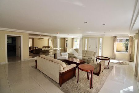 Casa de condomínio à venda com 1113m², 5 quartos e 4 vagas Casa de condomínio à venda com 1113m², 5 quartos e 4 vagasSala