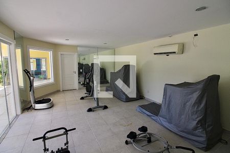 Casa de condomínio à venda com 1113m², 5 quartos e 4 vagas Casa de condomínio à venda com 1113m², 5 quartos e 4 vagasAcademia