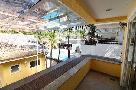 Casa de condomínio à venda com 1113m², 5 quartos e 4 vagas Casa de condomínio à venda com 1113m², 5 quartos e 4 vagasVaranda da Suíte 3