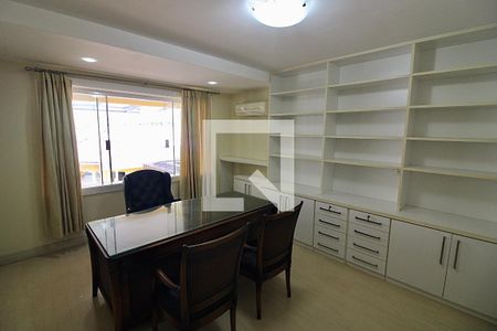 Casa de condomínio à venda com 1113m², 5 quartos e 4 vagas Casa de condomínio à venda com 1113m², 5 quartos e 4 vagasSuíte 3