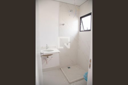 Banheiro da Suíte 1 de casa de condomínio à venda com 2 quartos, 70m² em Pestana, Osasco