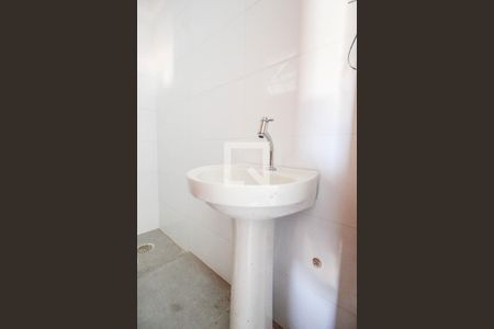 Casa para alugar com 100m², 2 quartos e 1 vagaLavabo