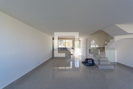 Sala de casa para alugar com 3 quartos, 117m² em Trevo, Belo Horizonte