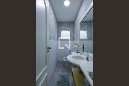 Casa de condomínio à venda com 315m², 4 quartos e 2 vagasLavabo