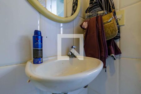 Casa de condomínio à venda com 315m², 4 quartos e 2 vagasBanheiro de Serviço