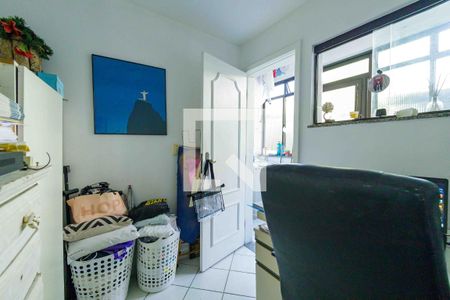 Casa de condomínio à venda com 315m², 4 quartos e 2 vagasQuarto de Serviço