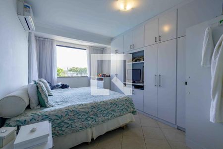 Casa de condomínio à venda com 315m², 4 quartos e 2 vagasSuíte 1