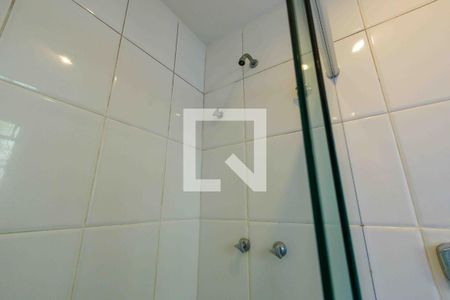 Casa de condomínio à venda com 315m², 4 quartos e 2 vagasBanheiro de Serviço