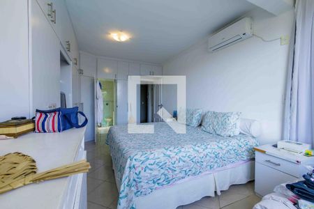 Casa de condomínio à venda com 315m², 4 quartos e 2 vagasSuíte 1