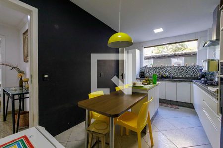 Casa de condomínio à venda com 315m², 4 quartos e 2 vagasCozinha