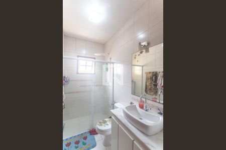 Casa à venda com 120m², 2 quartos e 2 vagasBanheiro suíte 2